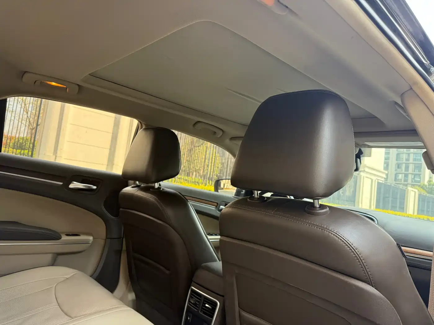 Chrysler 300C (Import) 2013 2013 3.6L Premium Edition