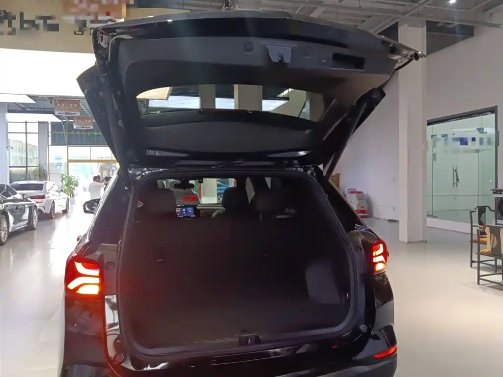 Chevrolet Equinox 2022 Mild Hybrid 550T RS 4WD Intelligent Expansion Edition фото 19
