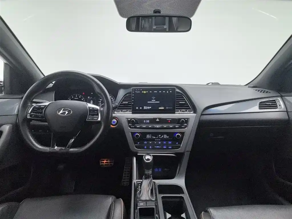 Hyundai Sonata 2015 1.6T GLS Smart фото 5