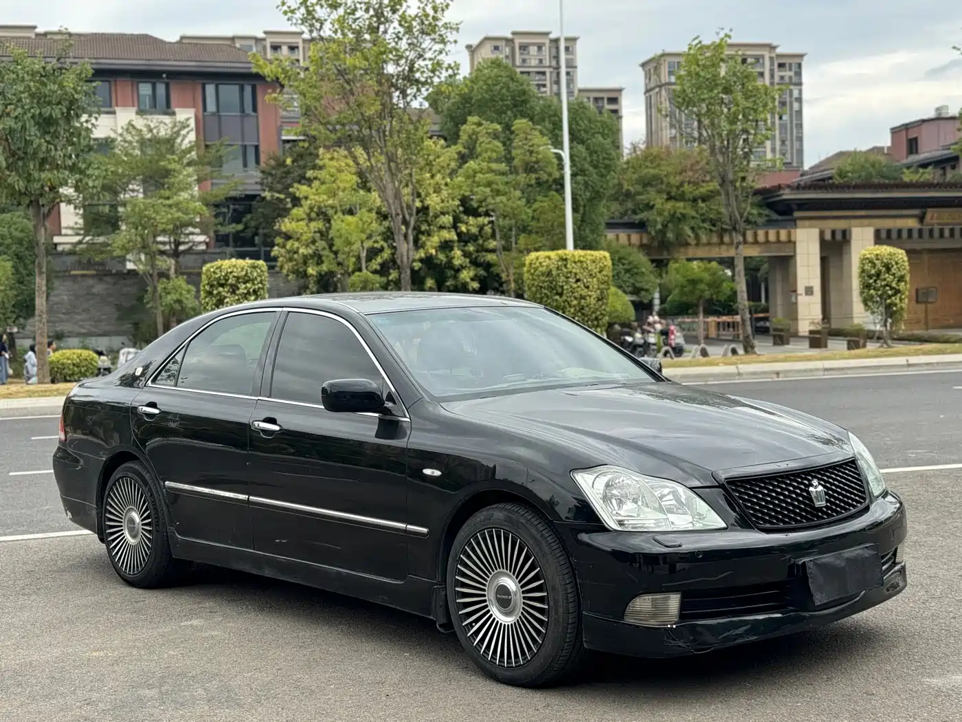 Toyota Crown 2005 Model 3.0L Royal Saloon фото 3