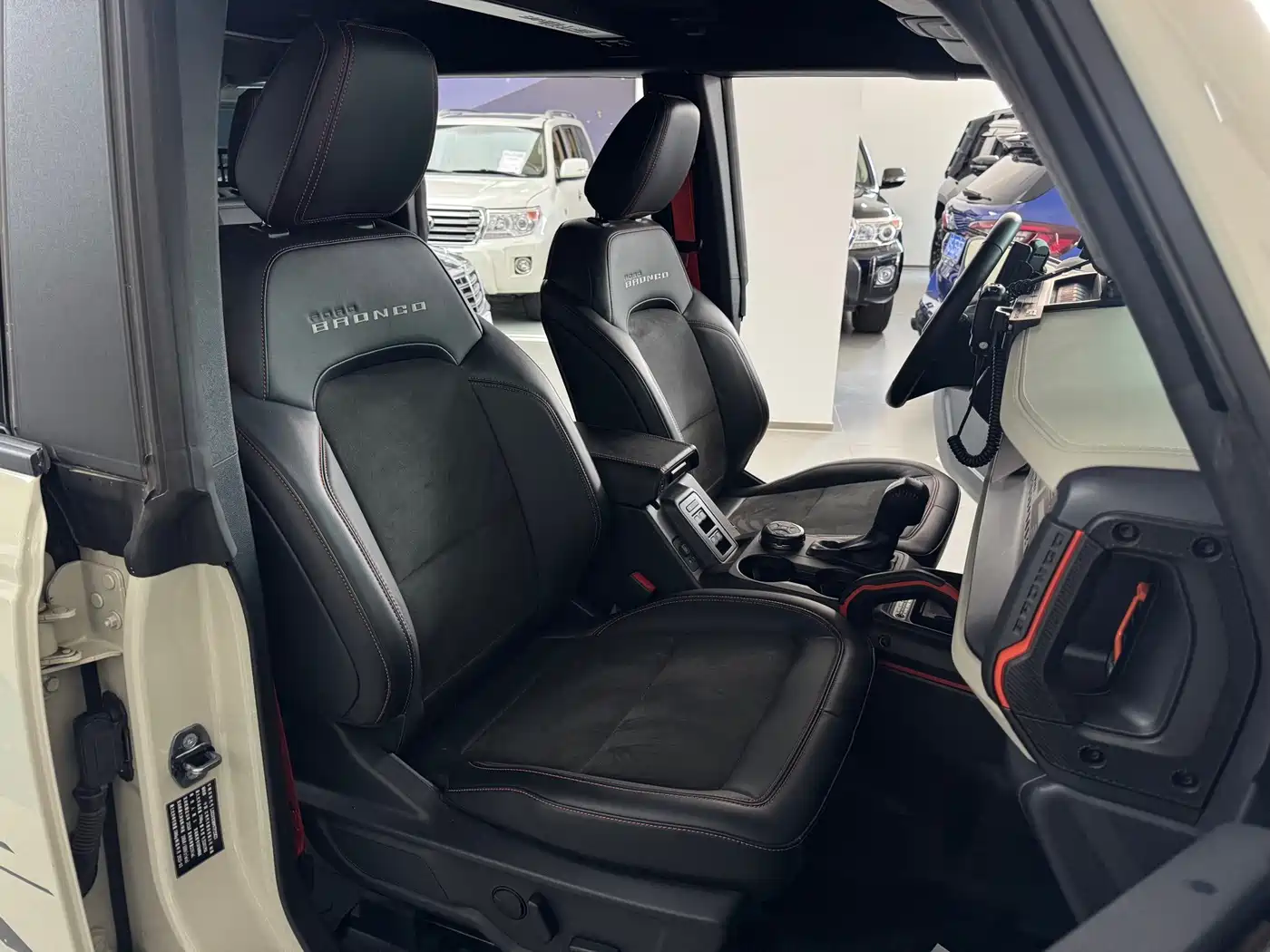 Ford Bronco 2025 2025 2.3T Mega Dune Limited Custom Edition