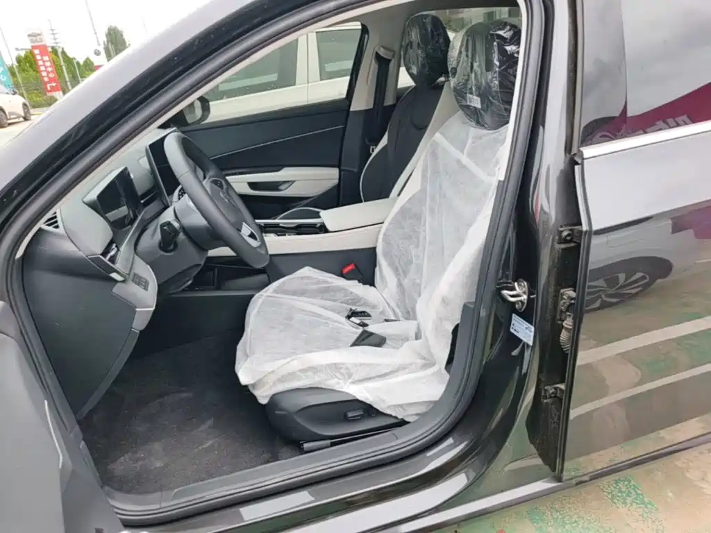 Volkswagen Sagitar 2026 2025 300TSI DSG Mid-range Edition