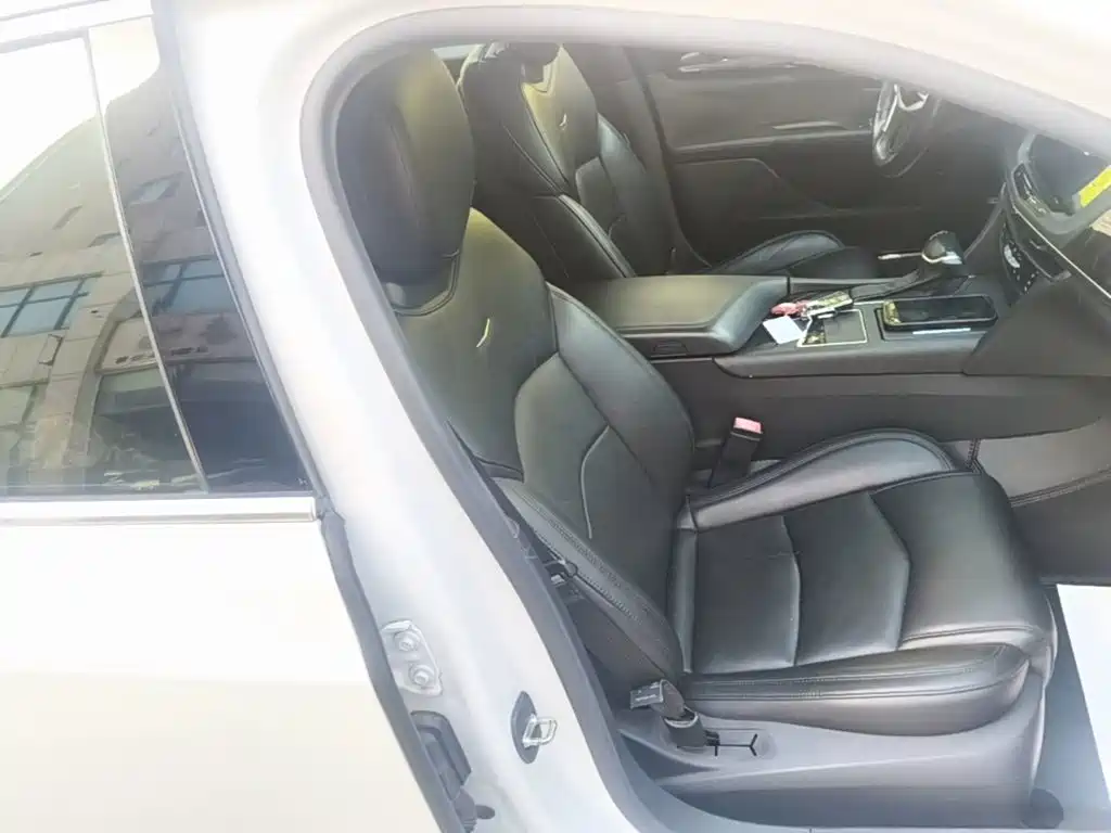 Фото 25 - Cadillac CT6