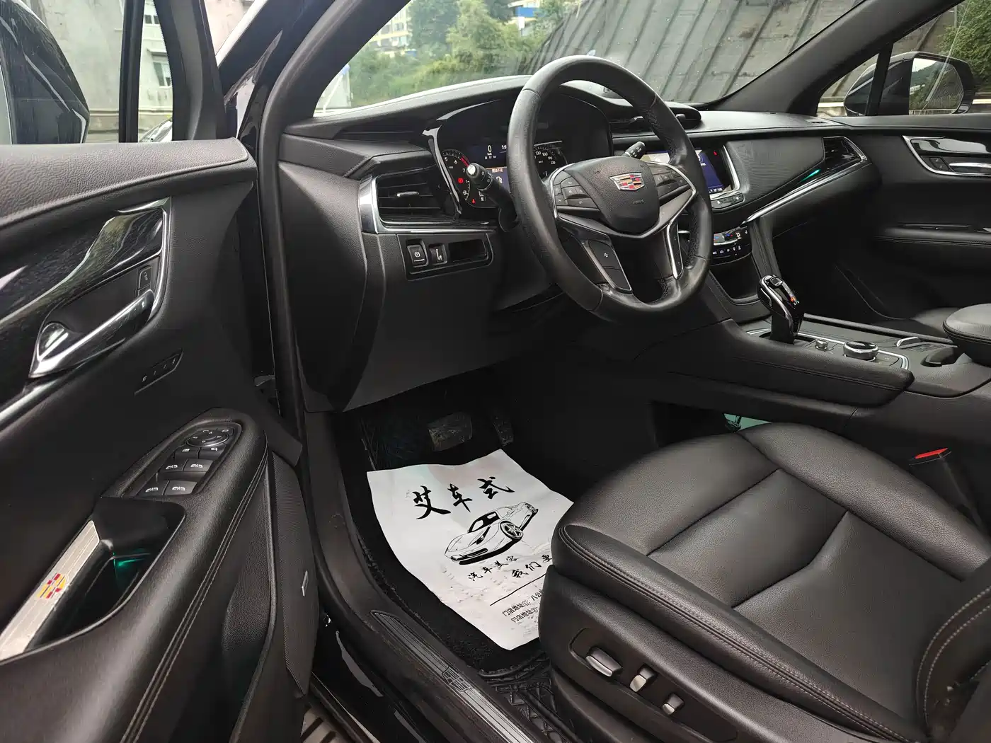 Фото 12 - Cadillac XT5