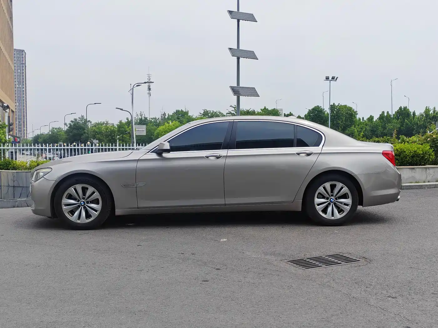 Фото 3 - BMW 7 Series