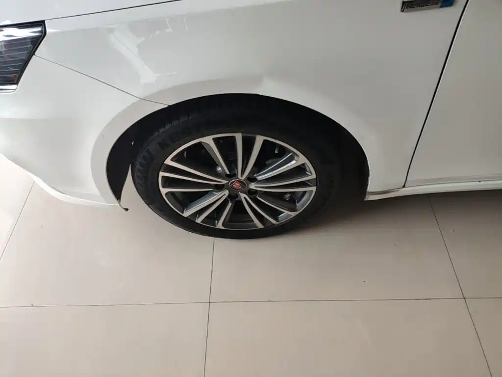 Фото 23 - Roewe i6