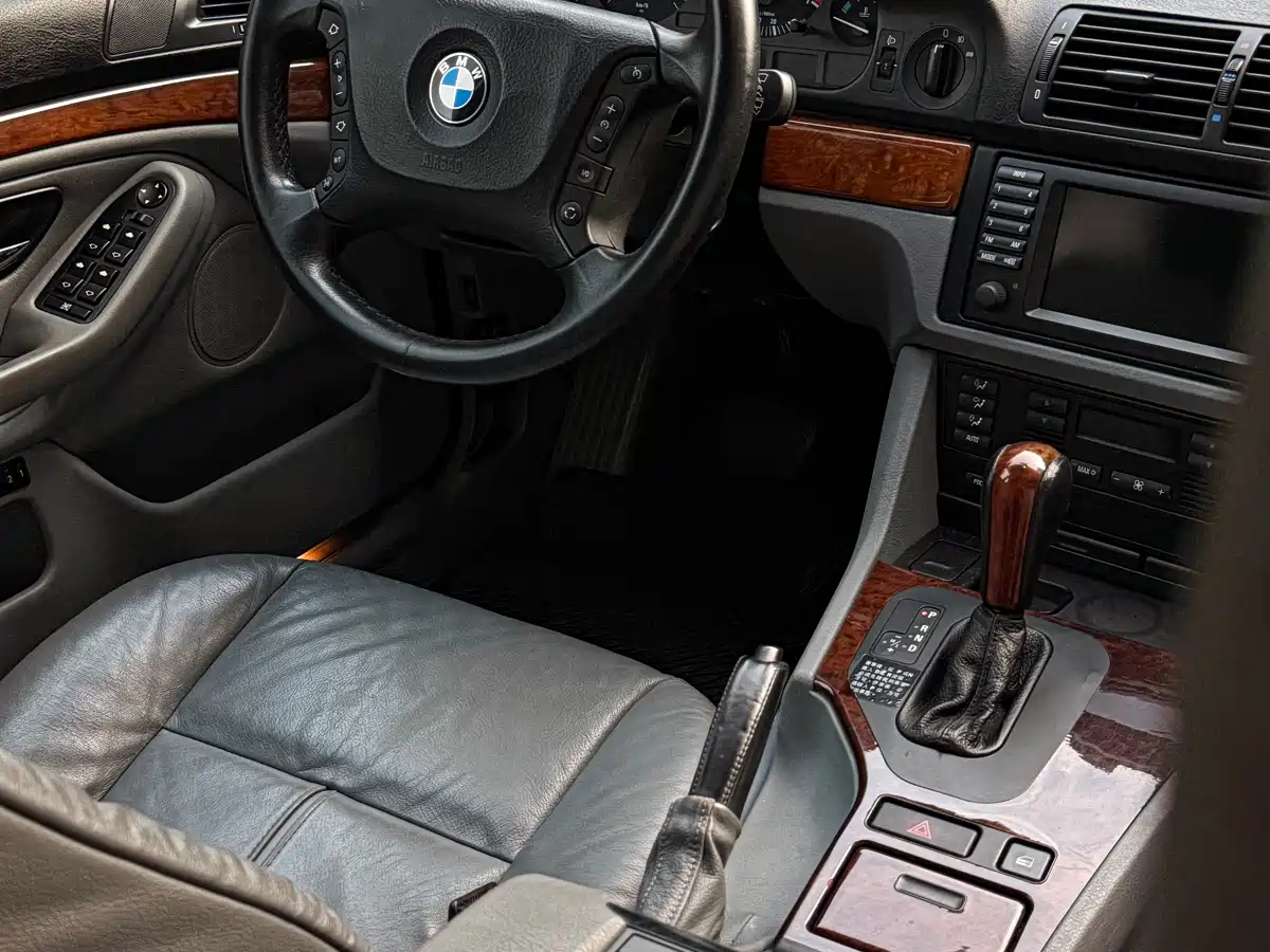 BMW 5 Series (Import) фото 13
