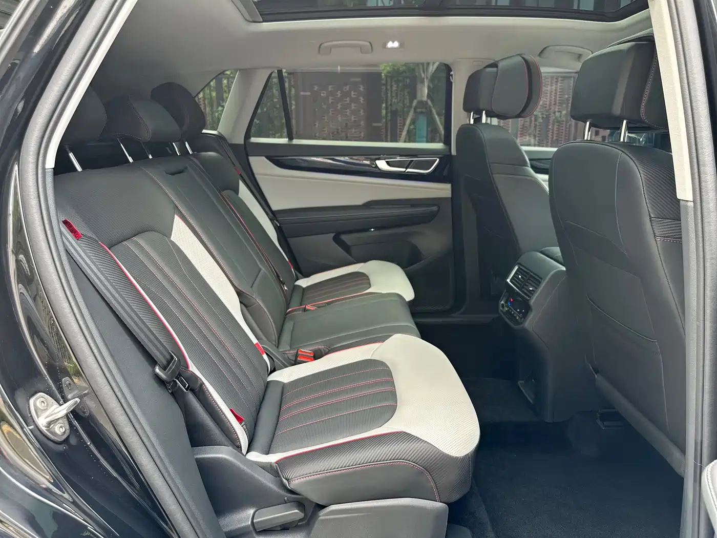 Volkswagen Teramont 2024 Teramont X 380TSI 4WD Premium Luxury Edition фото 11