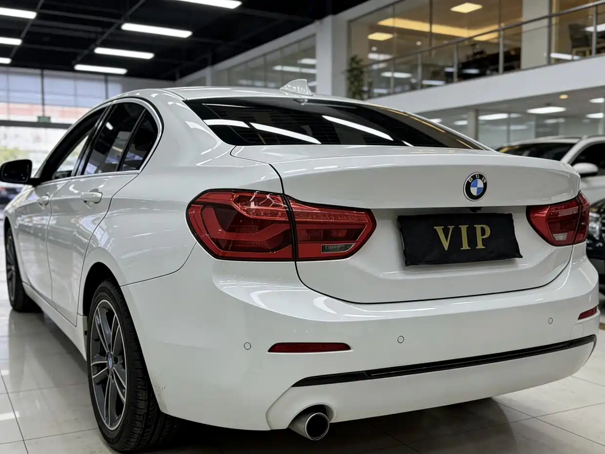 BMW 1 Series 2018 118i Fashion Edition фото 9