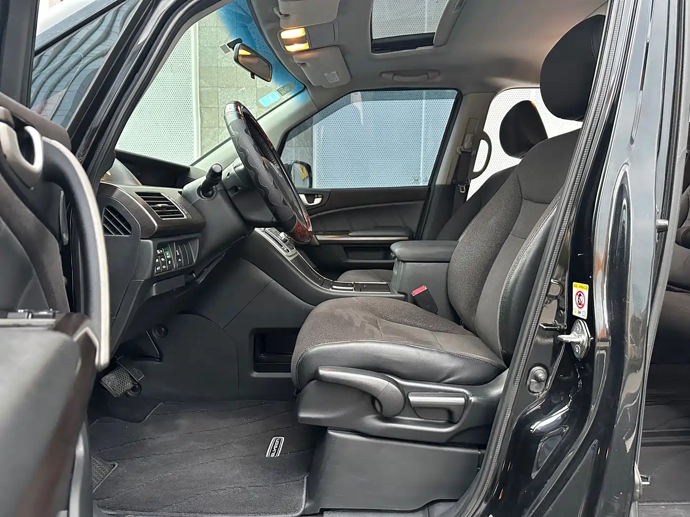 Фото 7 - Honda Elysion