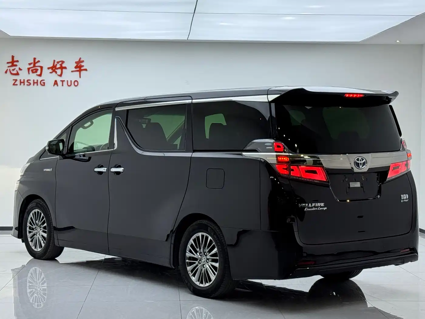 Toyota Vellfire 2019 Hybrid 2.5L HV Premium Edition фото 13