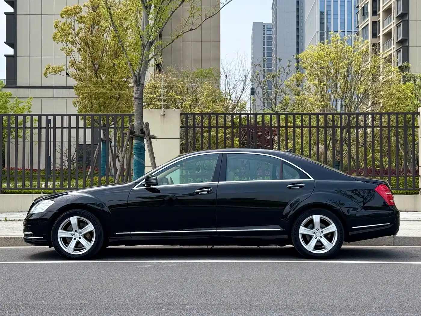 Mercedes-Benz S-Class 2011 S 350 L CGI 4MATIC фото 3