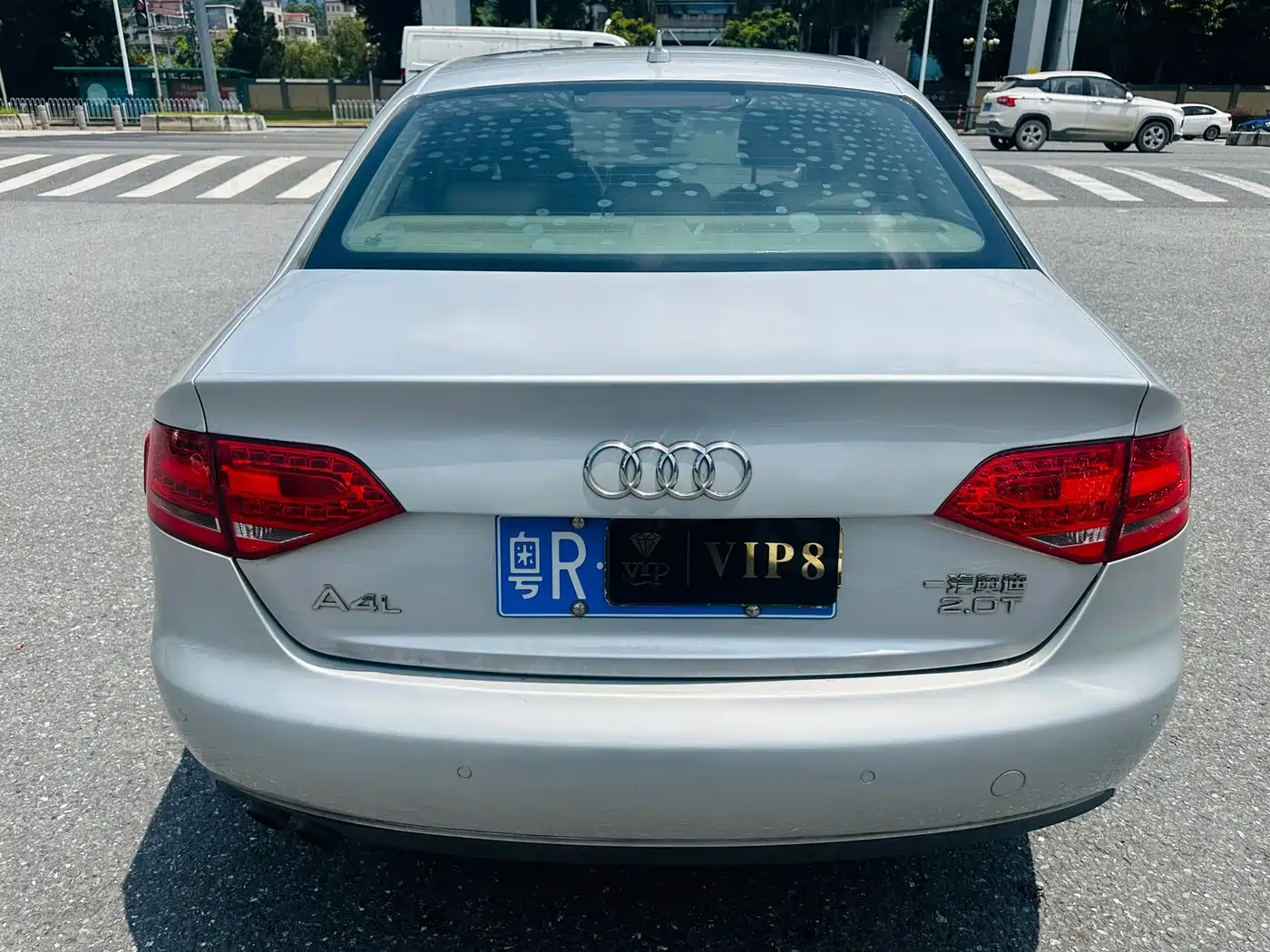 Фото 6 - Audi A4L
