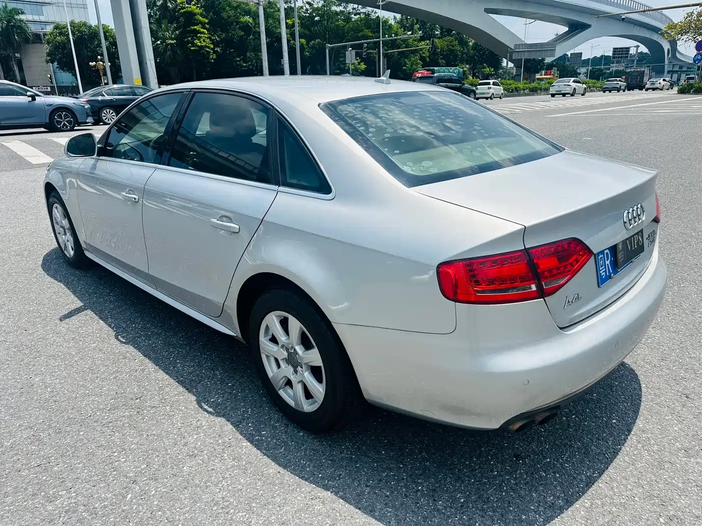 Фото 8 - Audi A4L