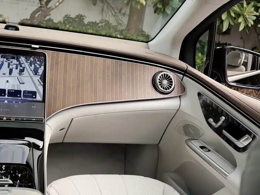 Mercedes-Benz EQE SUV 2024 500 4MATIC Pioneer Edition фото 16