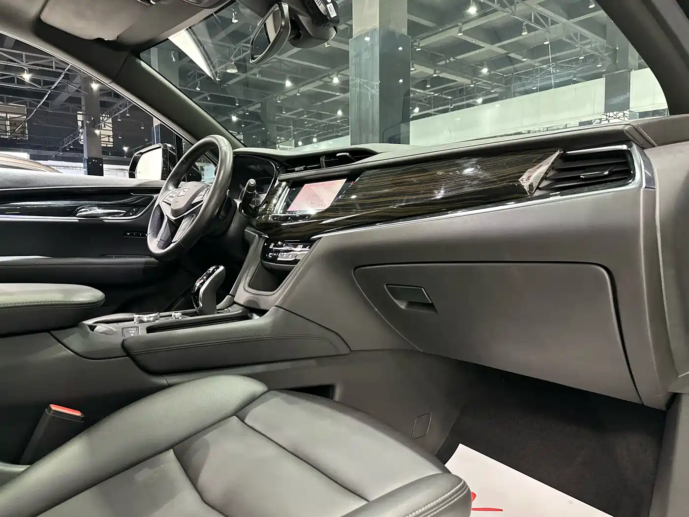 Cadillac XT5 2021 2.0T 2WD Luxury Edition фото 12