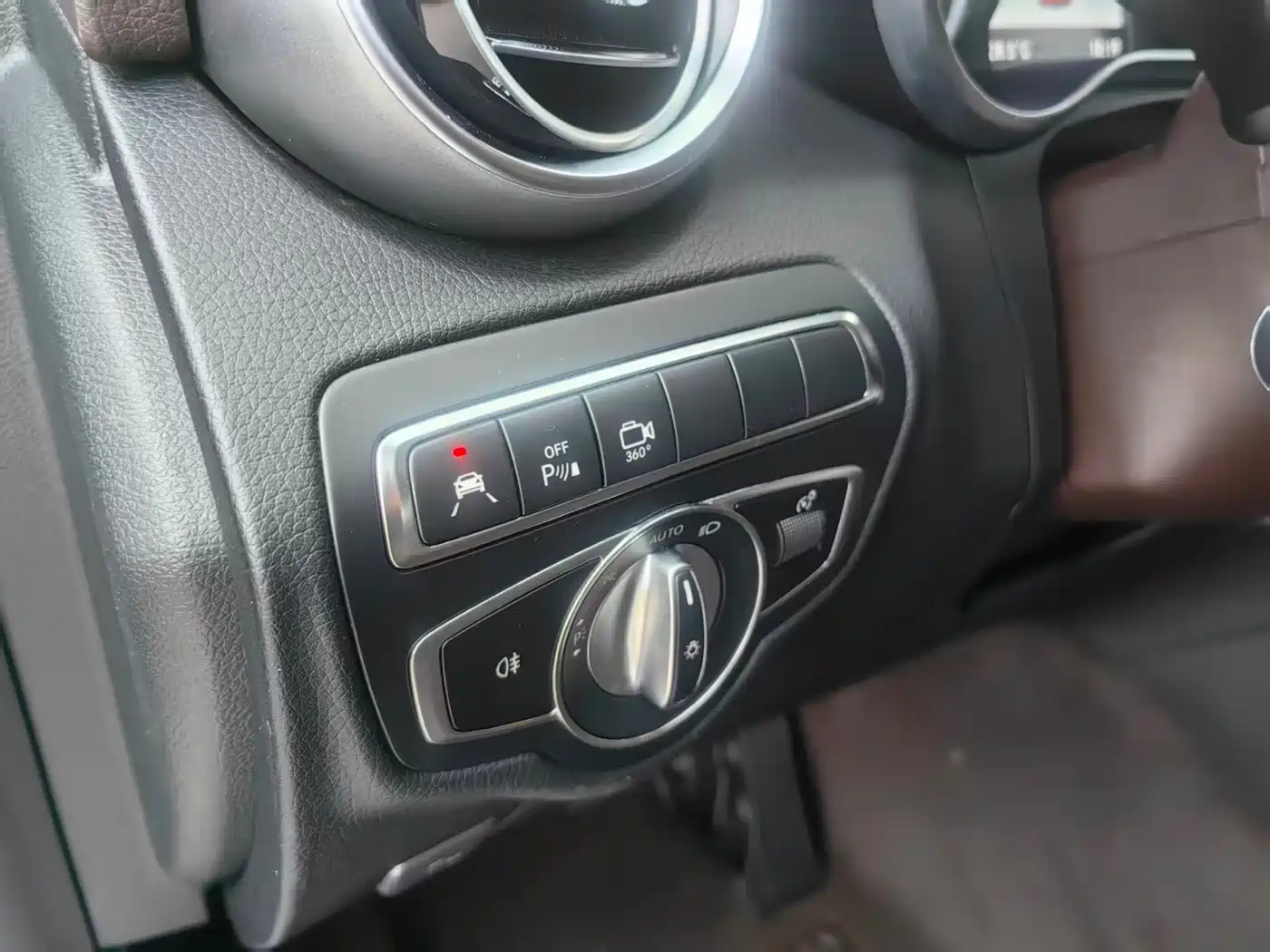 Mercedes-Benz GLC 2018 GLC 260 4MATIC Luxury фото 15