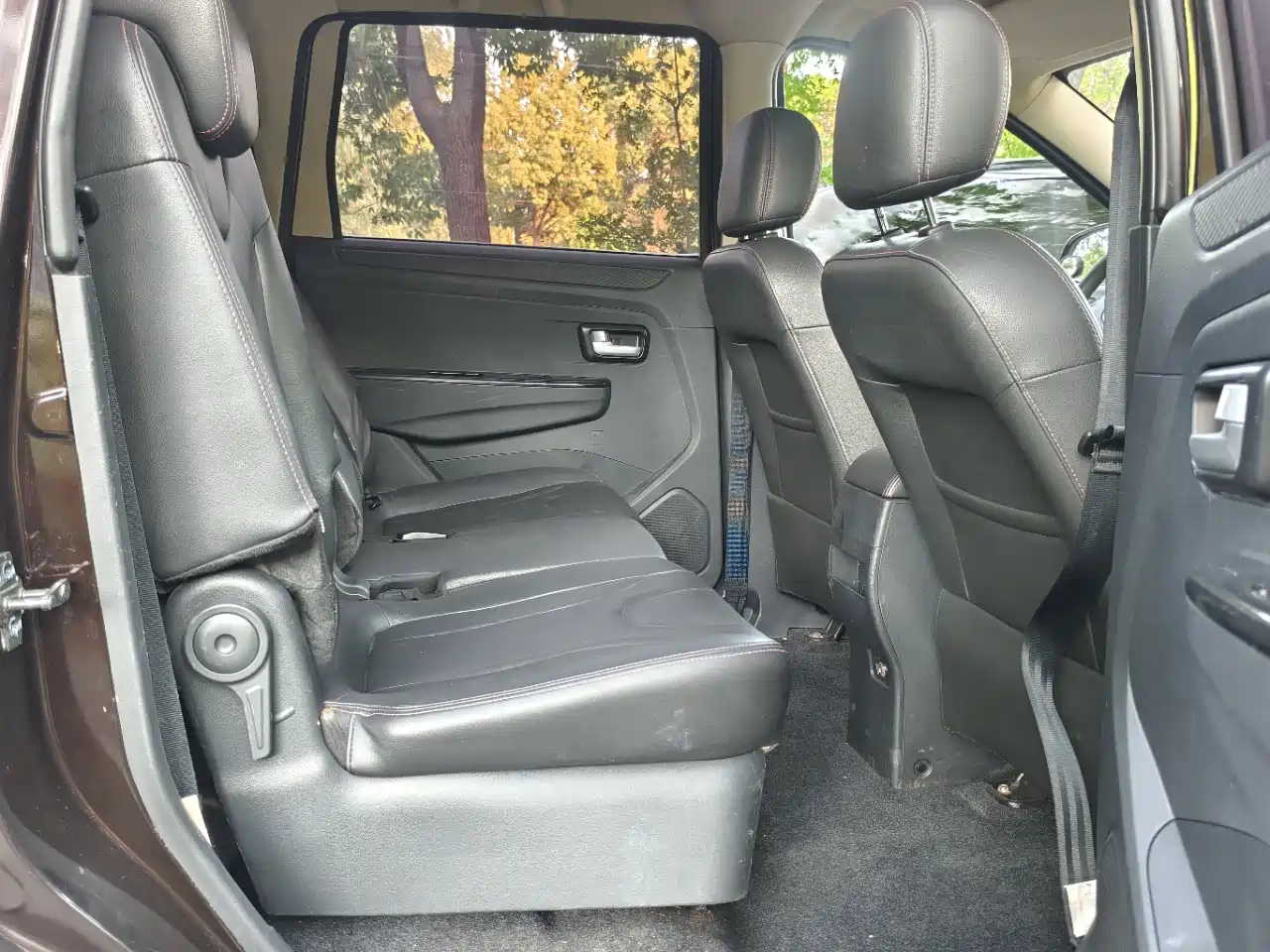 Dongfeng Fengguang Fengguang 370 2017 2017 1.5L CVT Fashion 7-Seater