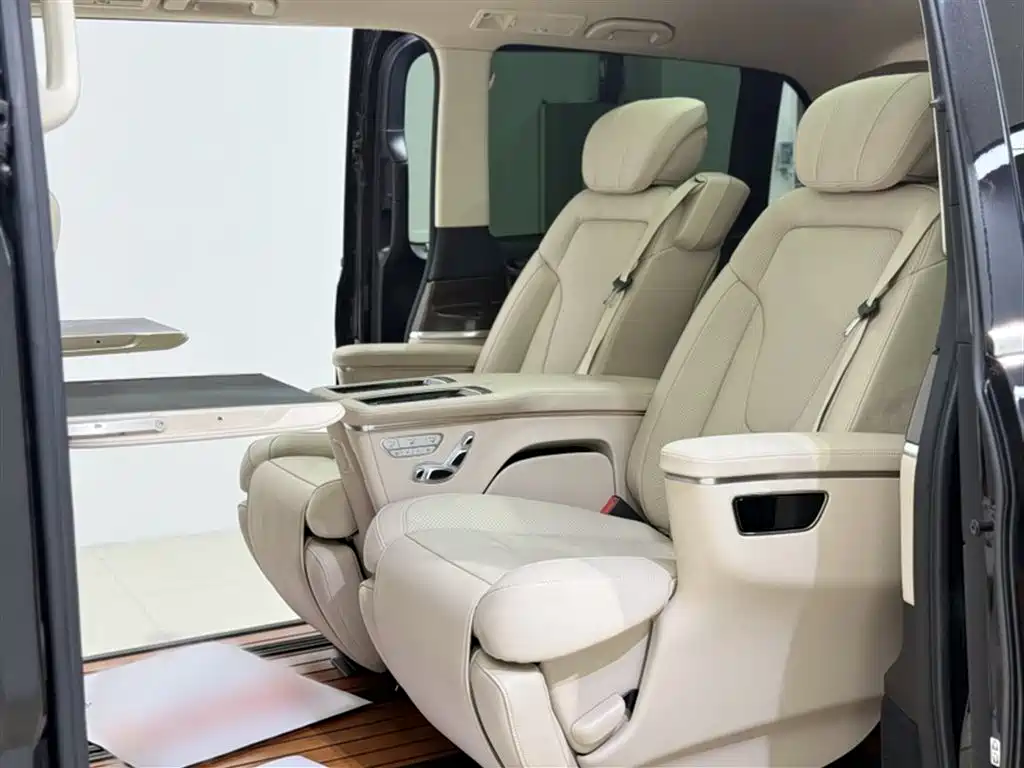 Mercedes-Benz V-Class 2021 V 260 Pilot Edition фото 24