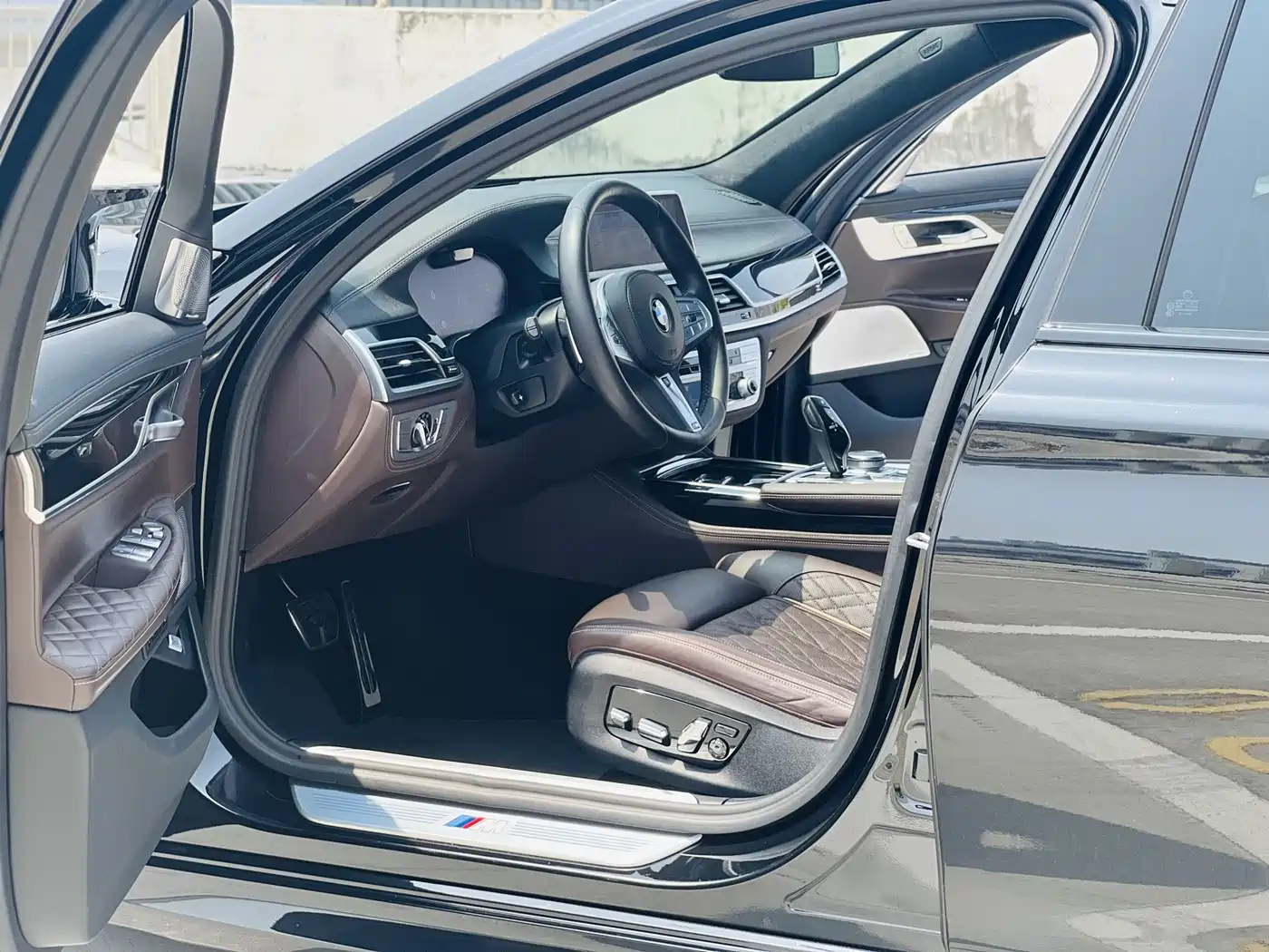 BMW 7 Series 2022 740Li xDrive Executive M Sport Package фото 4