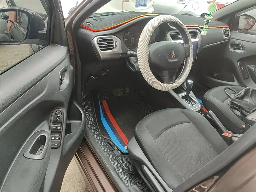 Peugeot 301 2014 1.6L Automatic Comfort Edition фото 16