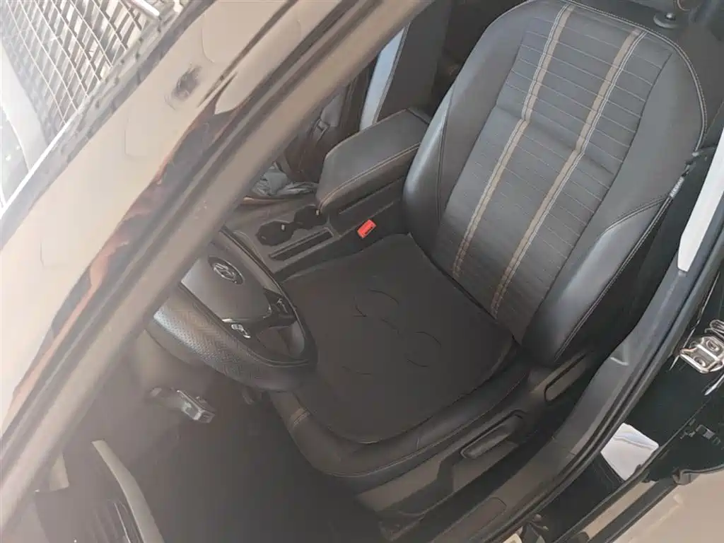 Volkswagen Lavida 2018 Hatchback 200TSI DSG Comfort Edition China V фото 15