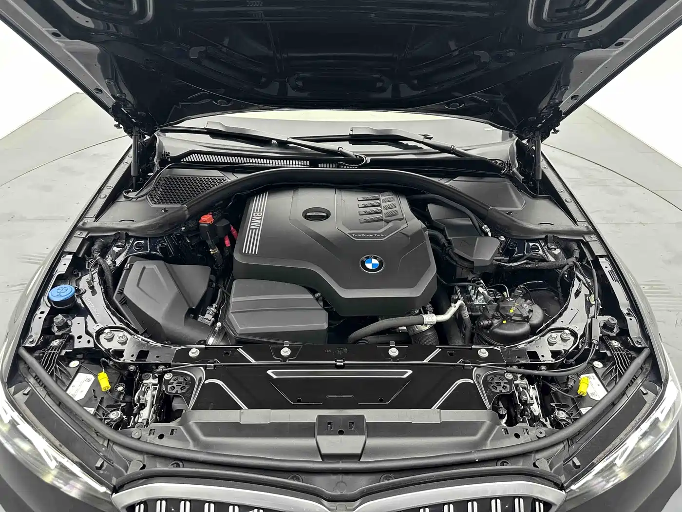 BMW 3 Series 2023 320Li M Sport Package фото 19