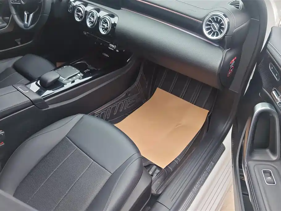 Mercedes-Benz A-Class 2022 A 200 L Sport Sedan Dynamic фото 8