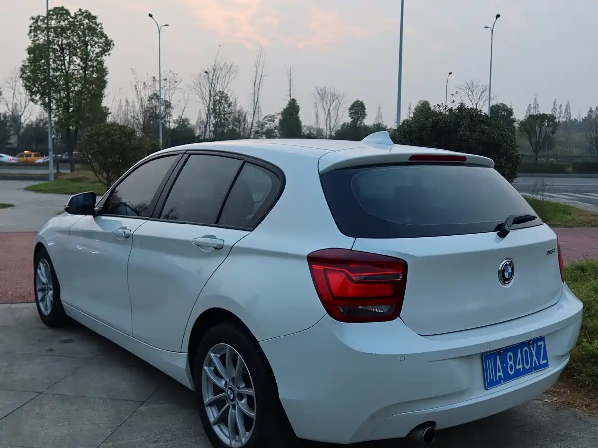 BMW 1 Series (Import) 2013 Facelift 118i Leading Model фото 6