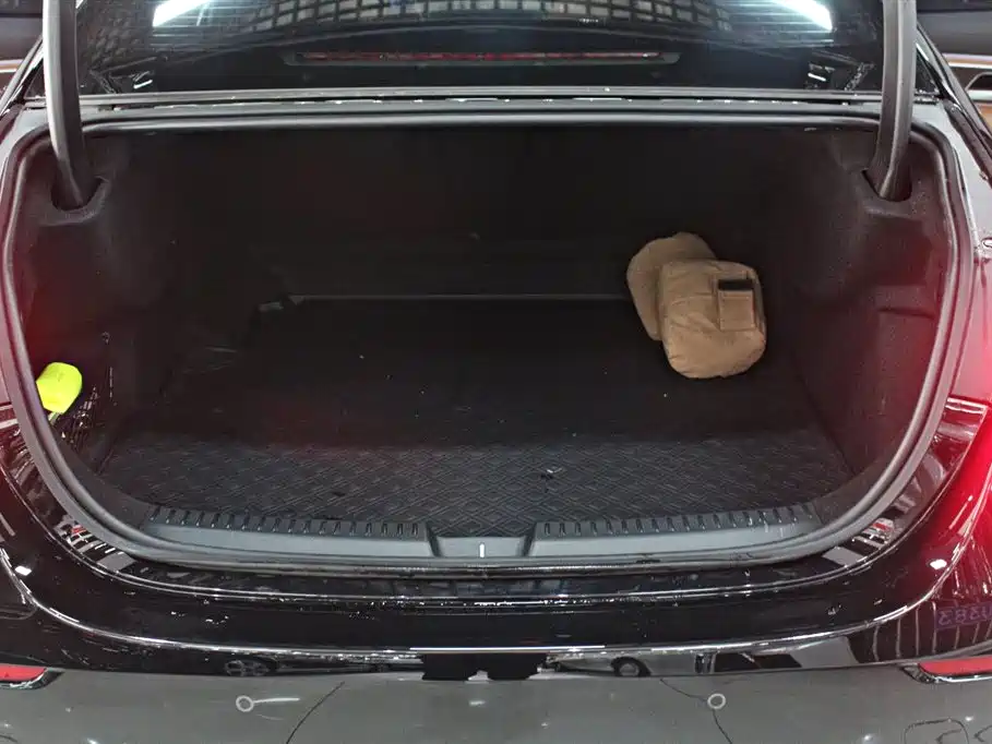 Mercedes-Benz E-Class 2024 E 300 L Fashion фото 12