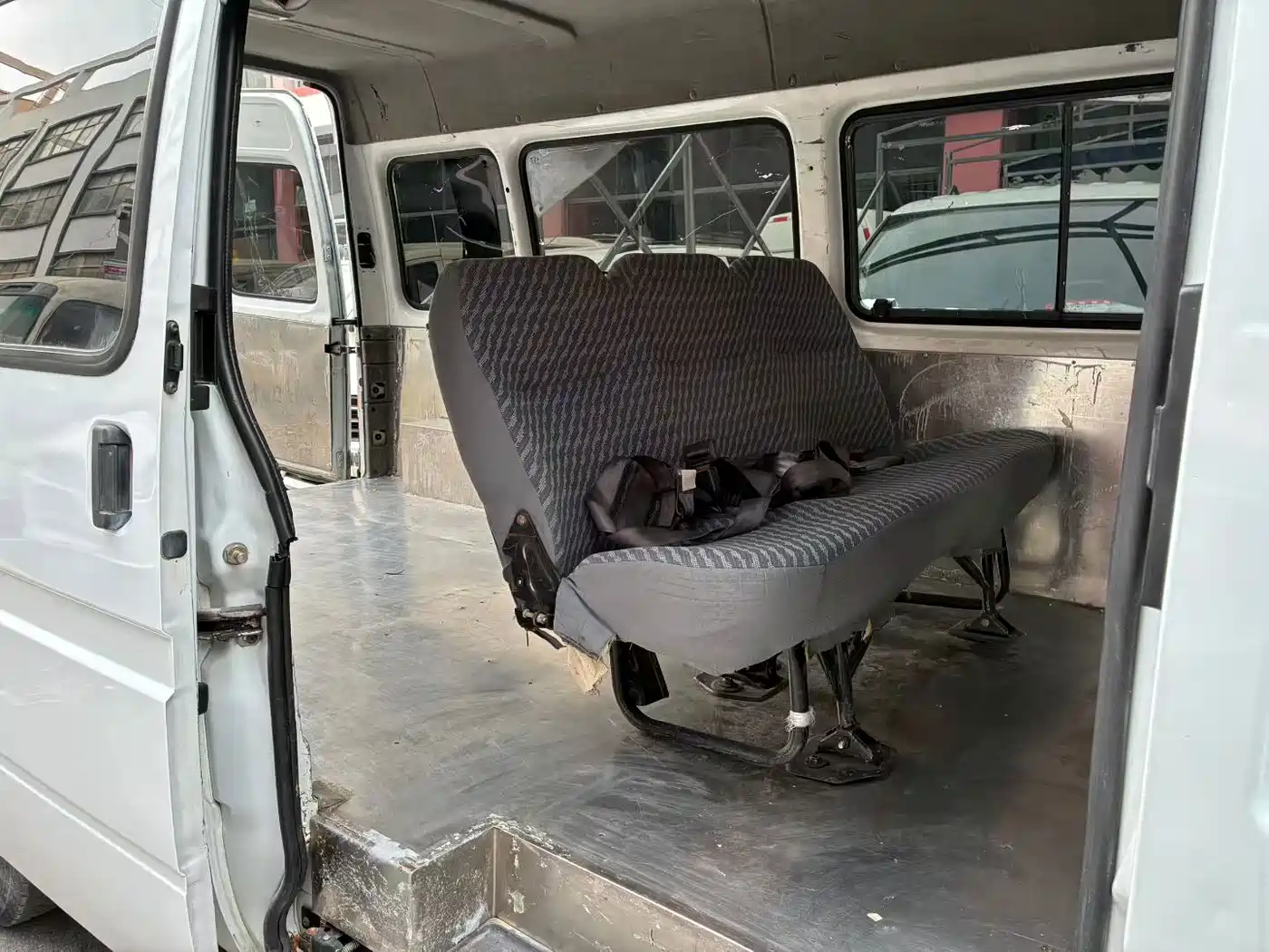 Ford Classic Transit 2016 2016 Model 2.8T Diesel Long Wheelbase 6-Seater Medium Roof Multi-Purpose Vehicle JX493ZLQ4