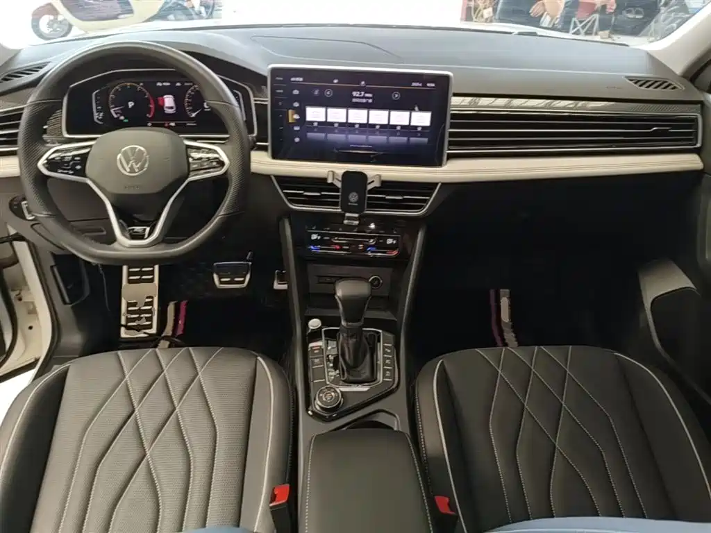 Volkswagen Tiguan L 2022 380TSI Automatic 4WD R-Line Cross Edition 7-Seater фото 10