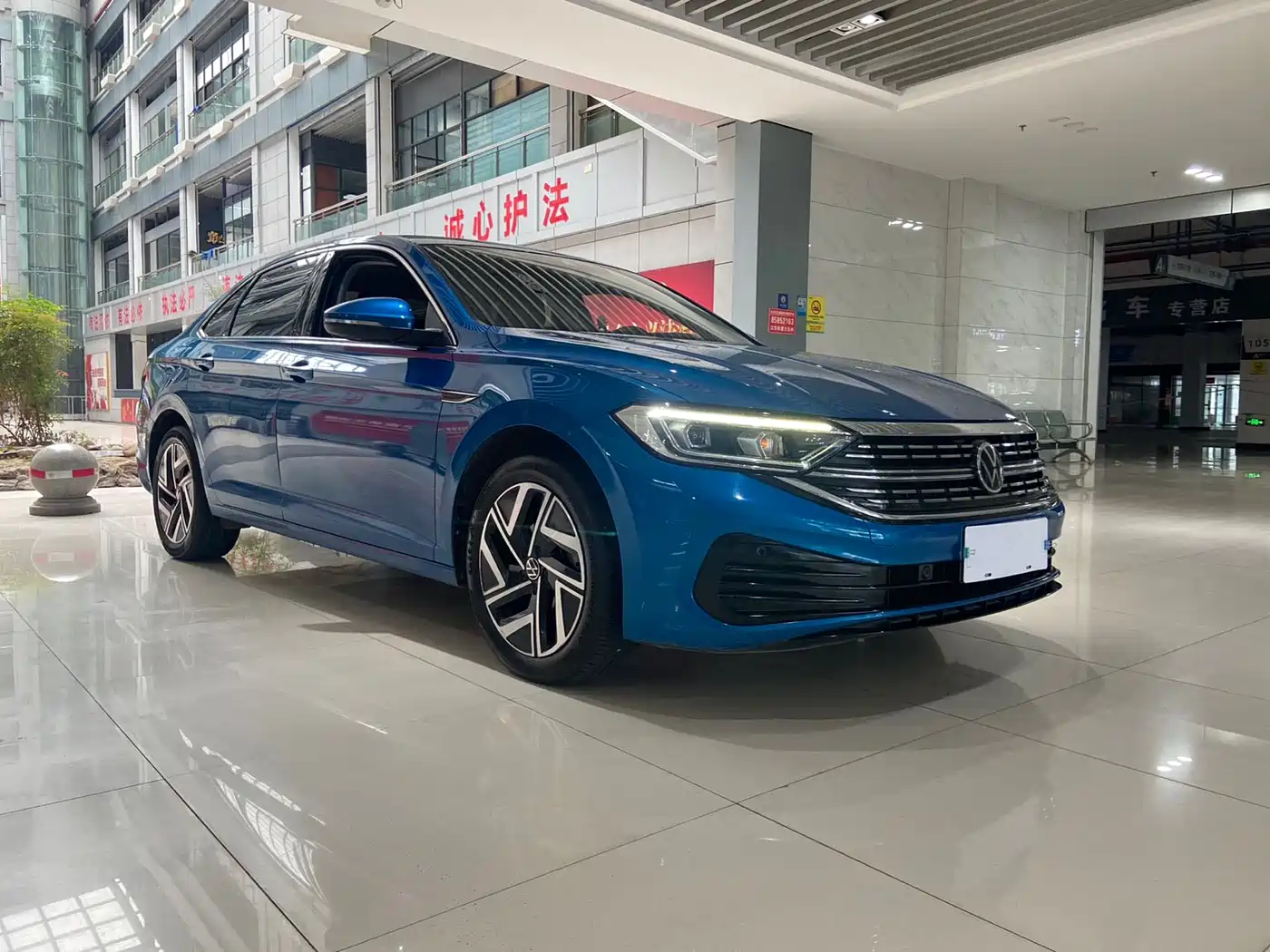 Volkswagen Sagitar 2023 300TSI DSG Surpassing Edition фото 3