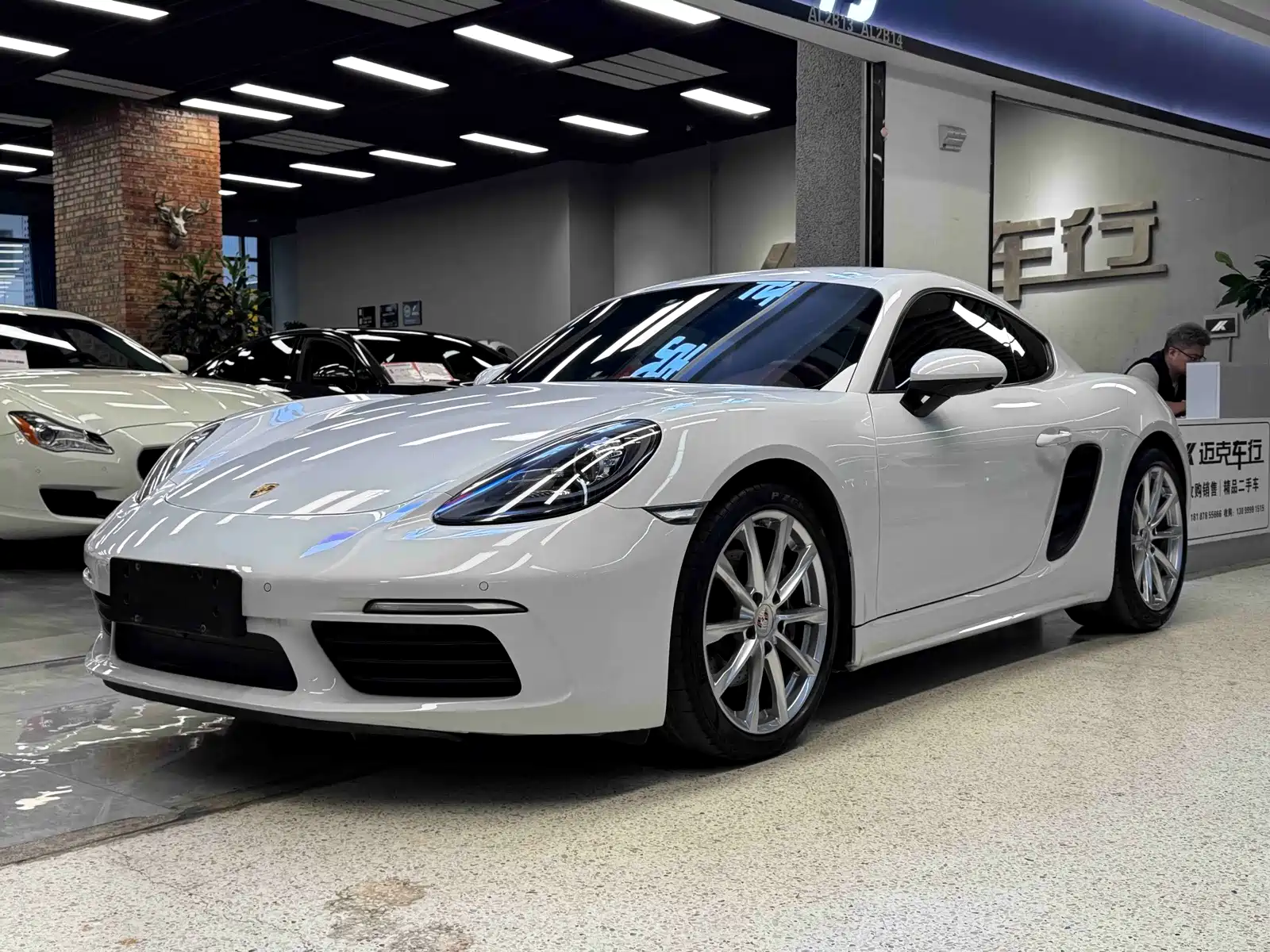 Фото 1 - Porsche 718