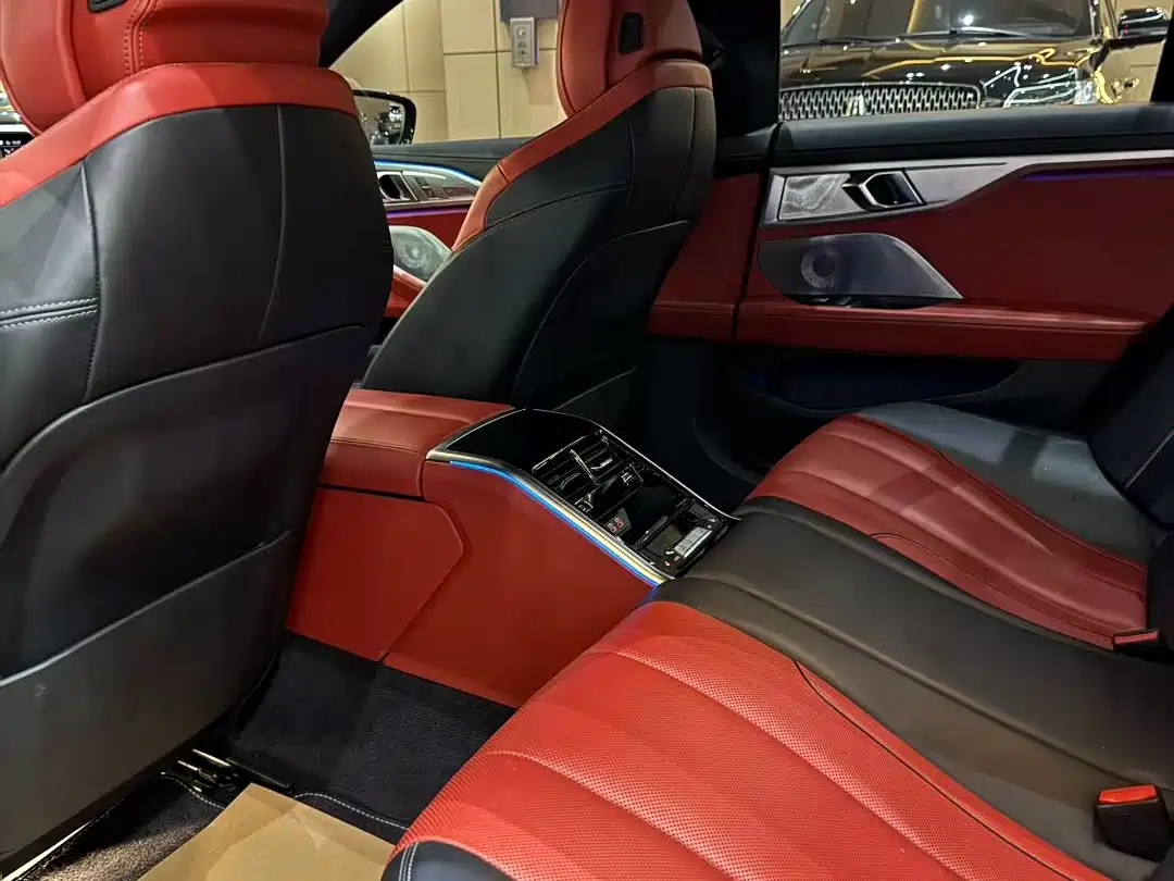 BMW 8 Series 2019 840i 4-Door Coupe Launch Limited Edition фото 8