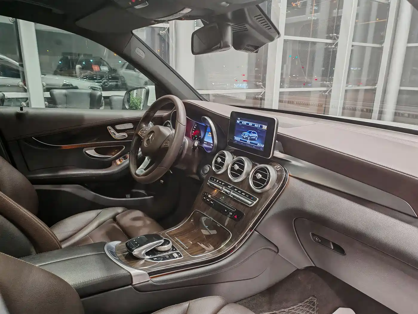 Mercedes-Benz GLC 2017 GLC 260 4MATIC Luxury фото 11