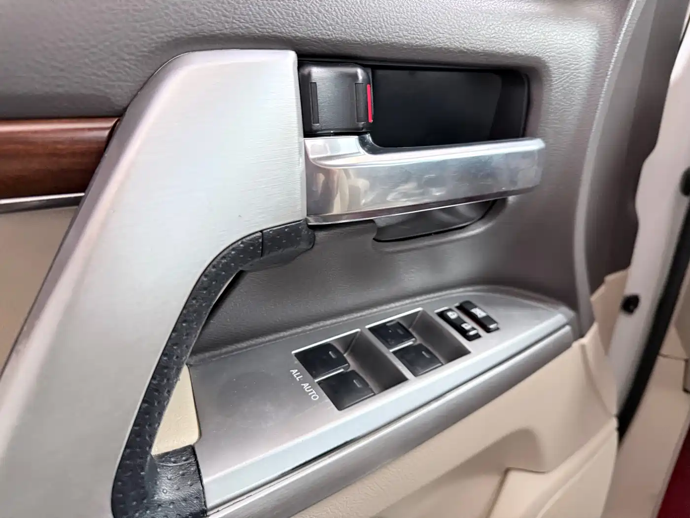 Toyota Land Cruiser (Import) 2018 2018 LC76 4.0L Middle East Version