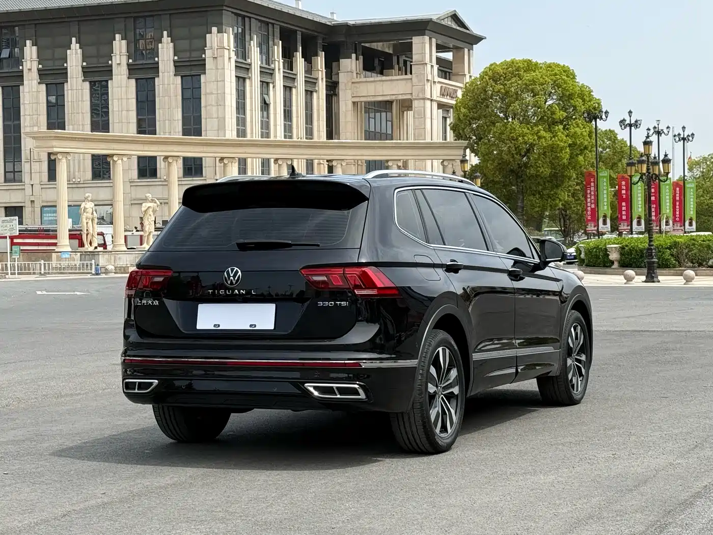 Volkswagen Tiguan L 2024 330TSI Automatic 2WD R-Line Premium Enjoyment Edition фото 9