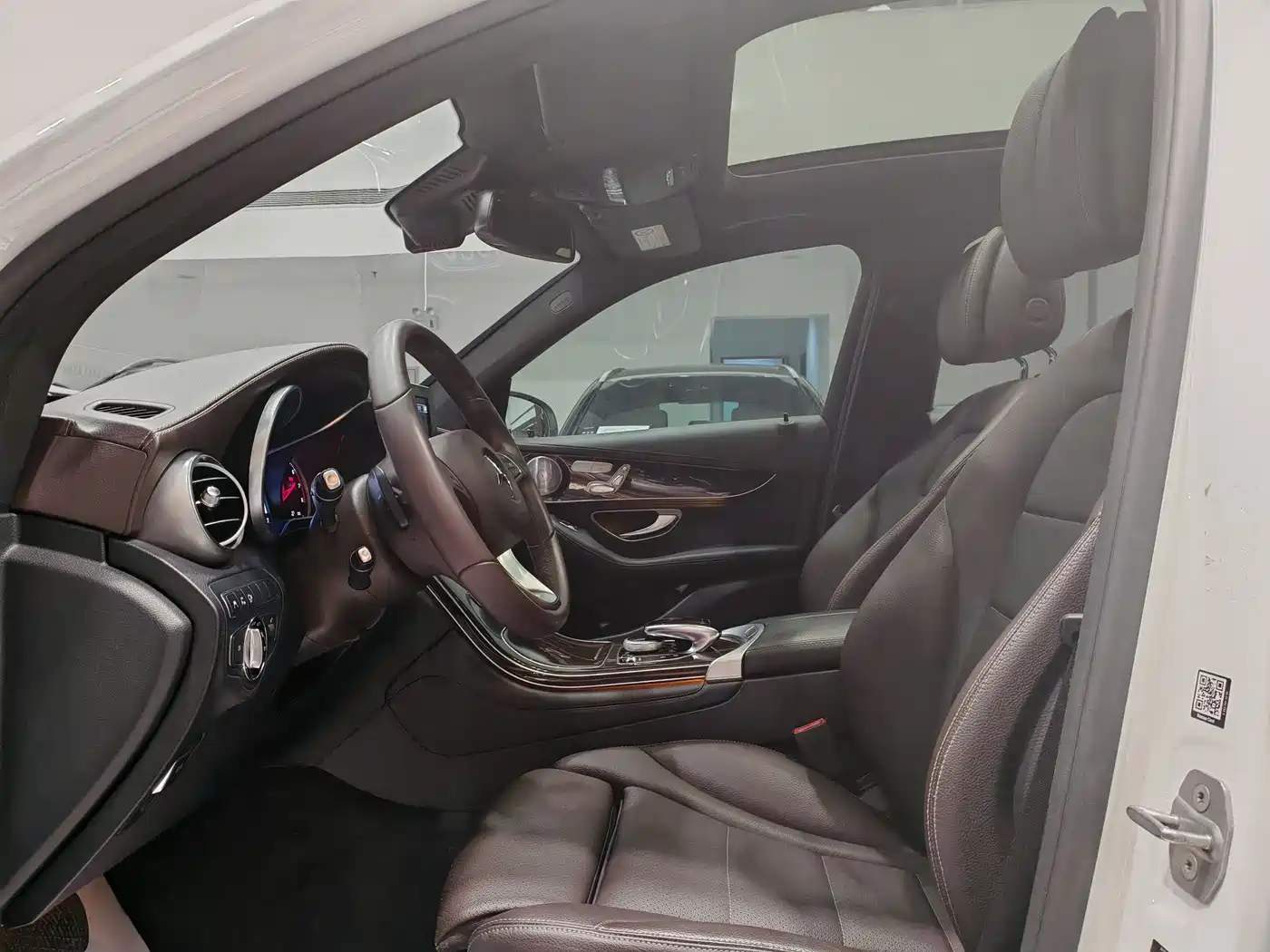 Mercedes-Benz GLC 2017 GLC 260 4MATIC Luxury фото 5