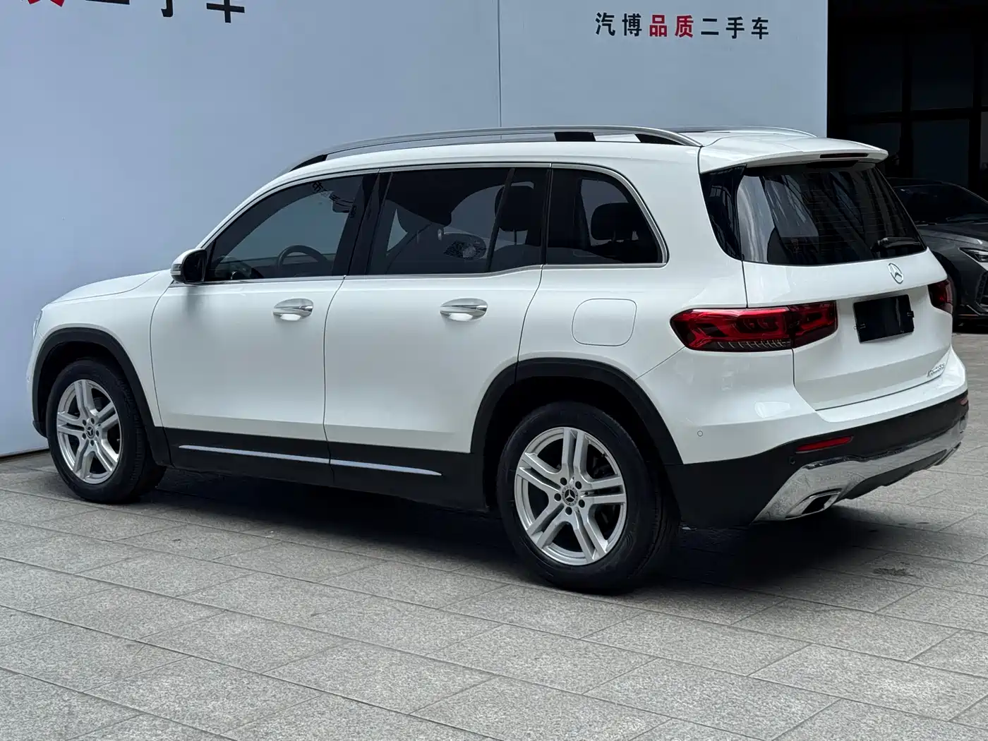 MERCEDES-BENZ GLB