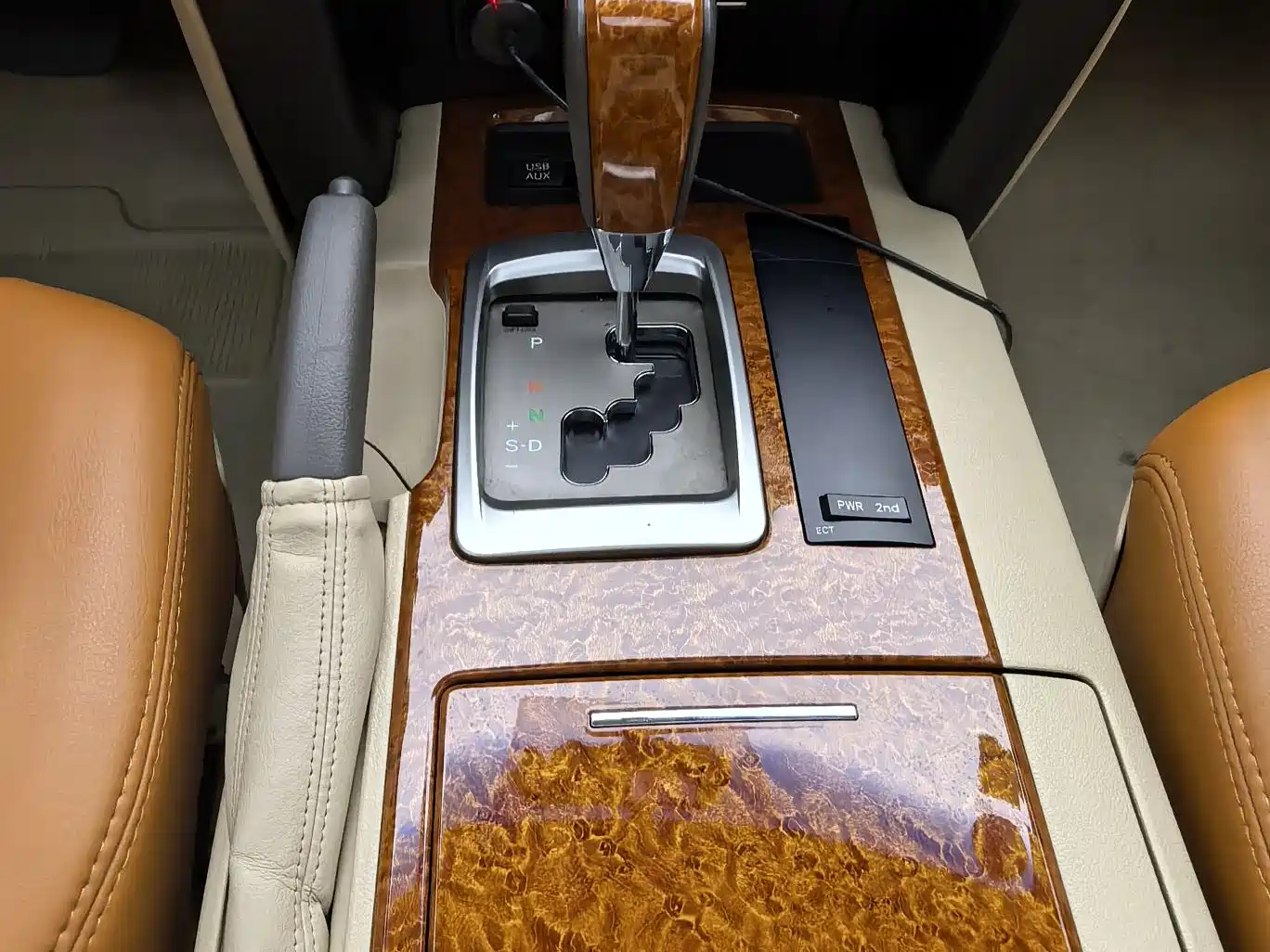 Toyota Land Cruiser (Import) 2015 4.0L V6 Middle East Limited Edition фото 11