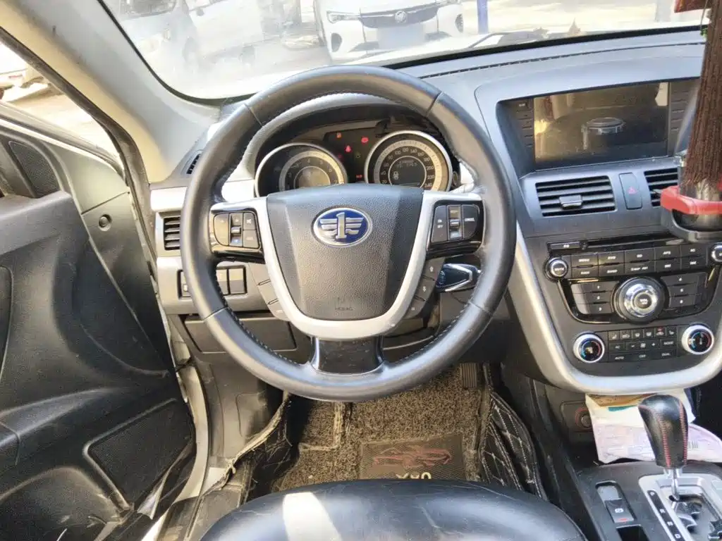 Фото 11 - Besturn X80