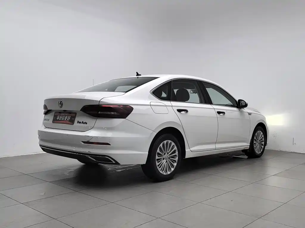 Фото 2 - Volkswagen Lavida