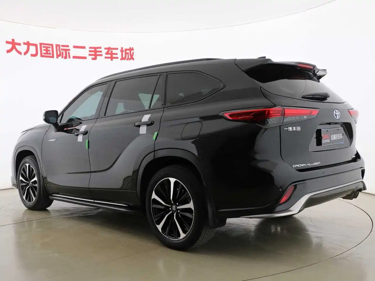 Toyota Crown Kluger 2021 2.5L HEV 4WD Premium фото 15
