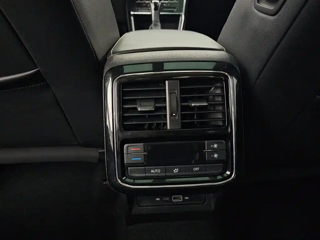 Volkswagen Passat 2020 330TSI Elite Edition China VI фото 14