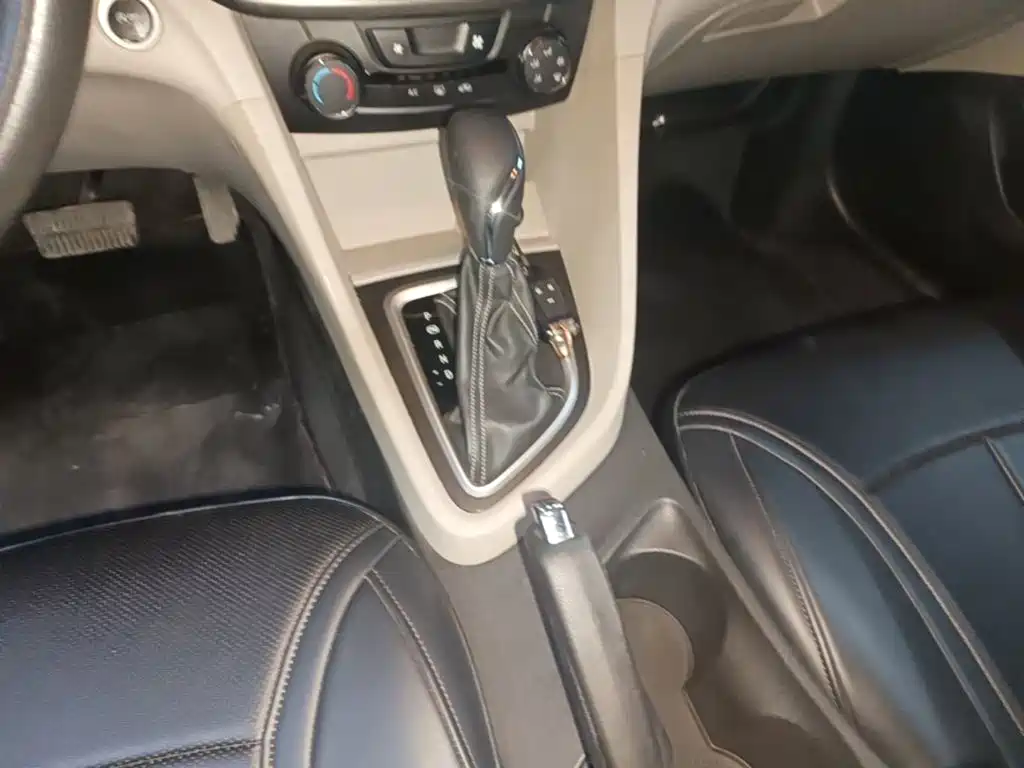 Фото 14 - Buick Excelle