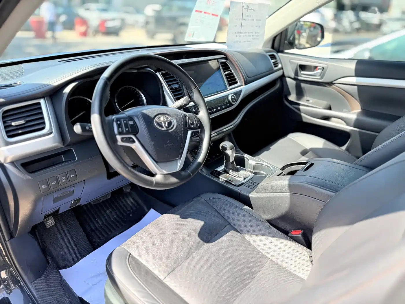TOYOTA HIGHLANDER