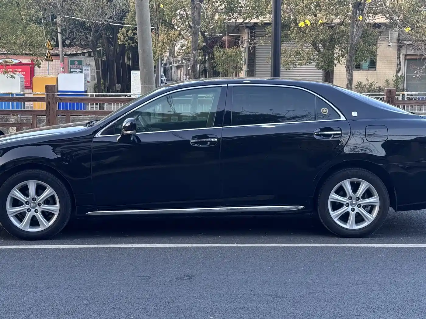 Toyota Crown 2010 3.0L Royal Saloon фото 3