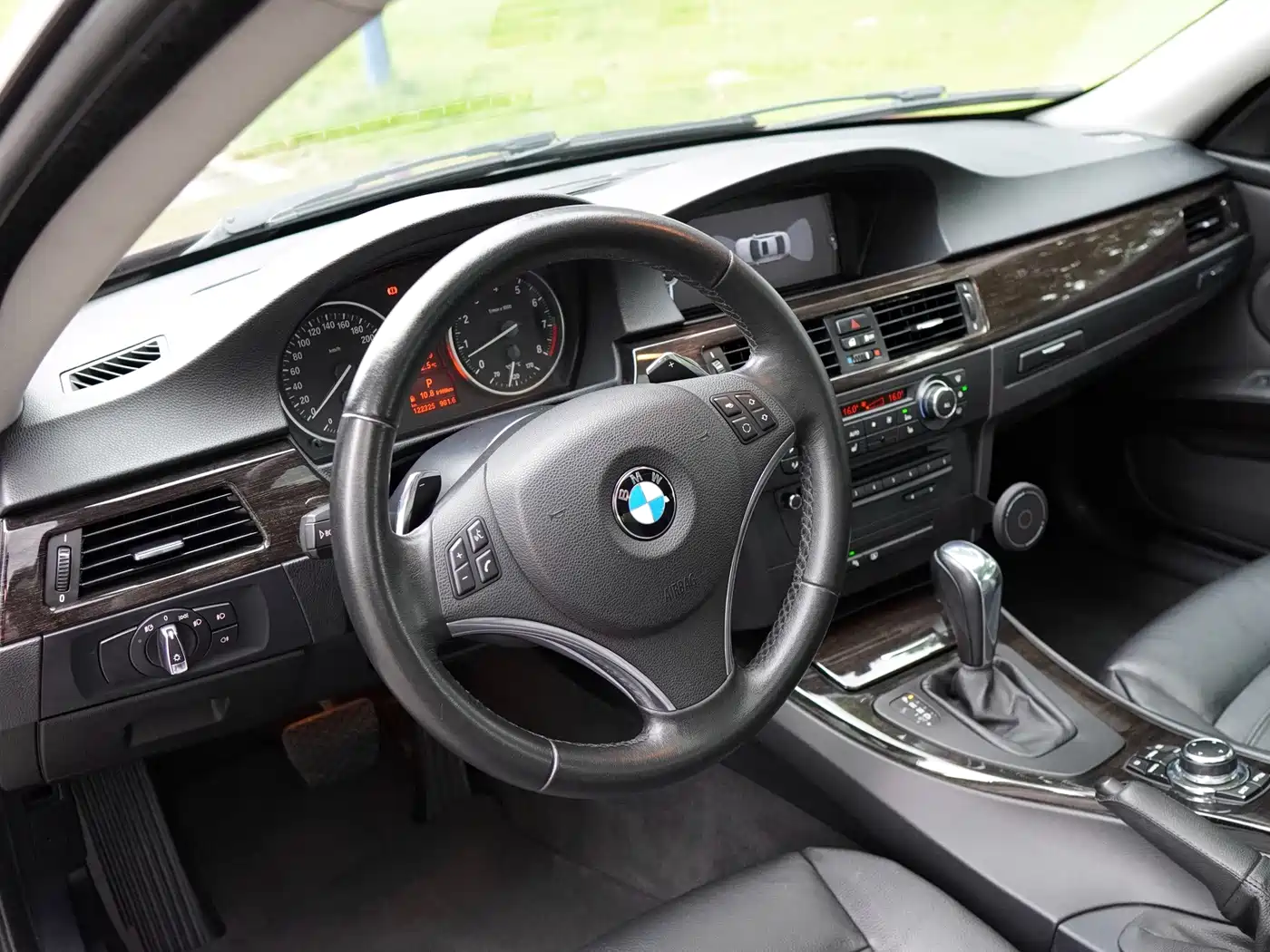 BMW 3 Series (Import) 2013 2011 330i Coupe