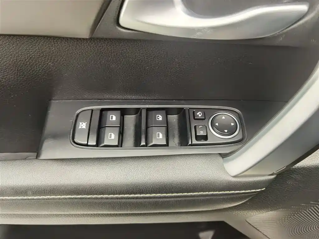 Kia Sportage 2019 2.0L Automatic Smart Luxury Edition фото 9